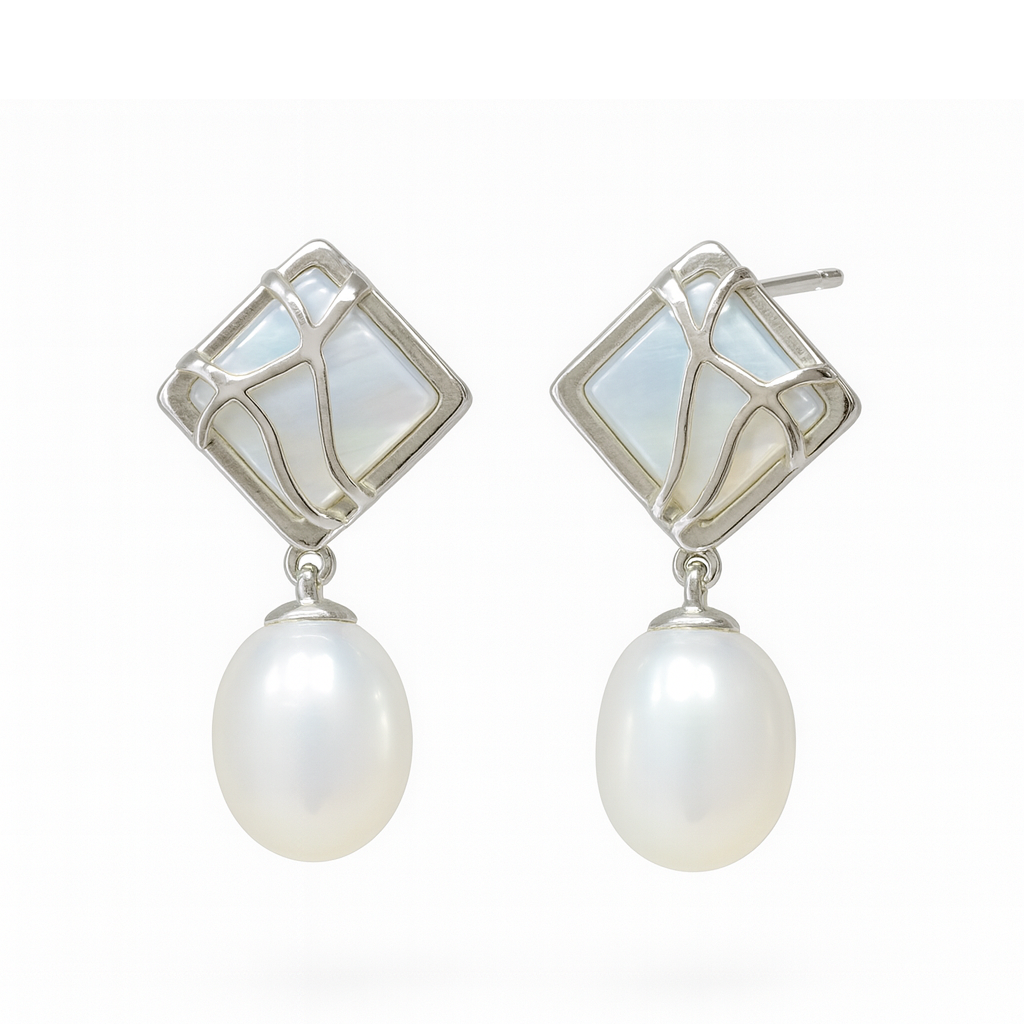 M052 SILVER 925 PEARL EARRINGS 4g